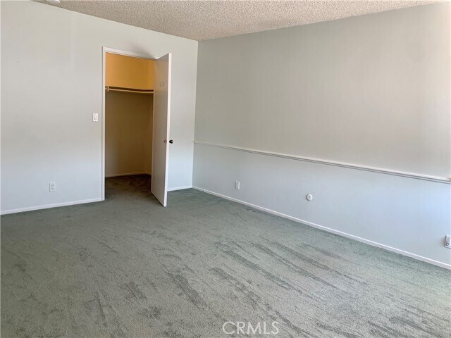 Building Photo - 23211 Meadowbrook Cir