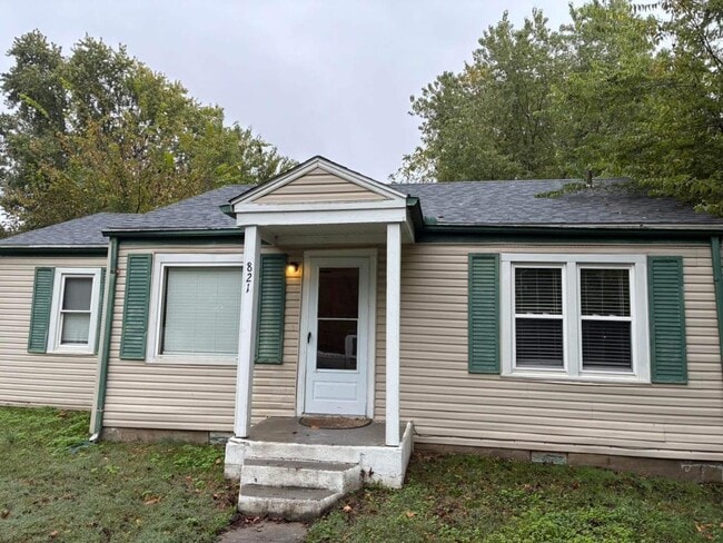 Primary Photo - 821 New Hampshire Ave