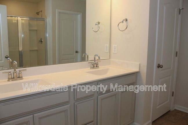 Building Photo - 1139 Chestnut Bluff Run