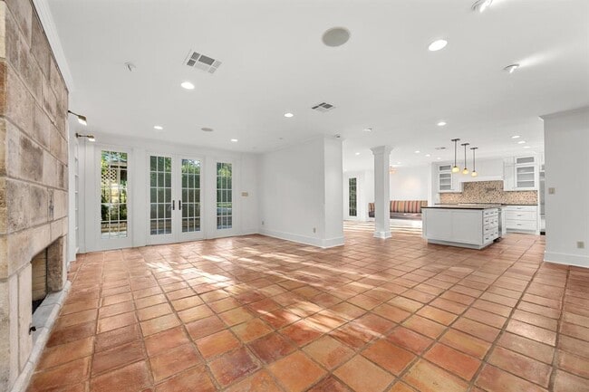 Building Photo - 1301 Kent Ln