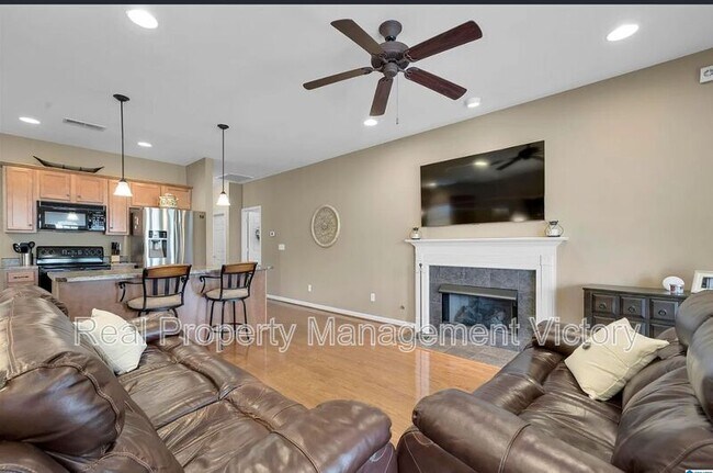 Building Photo - 1056 Crawford Ct