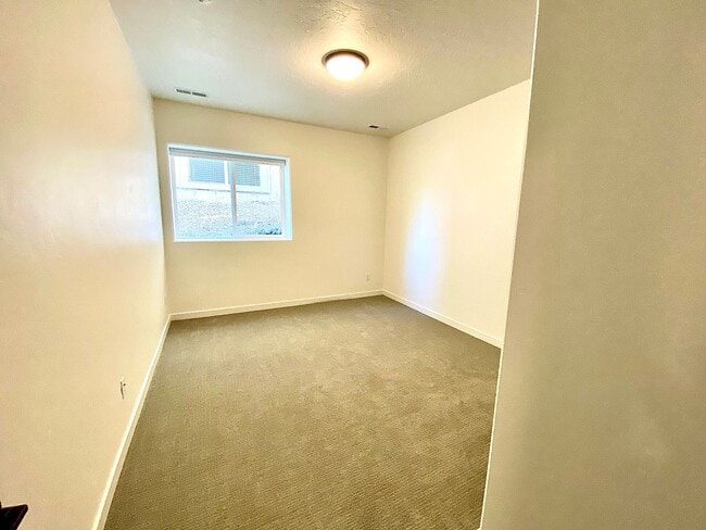Building Photo - 1258 E Echelon Rdg Ln
