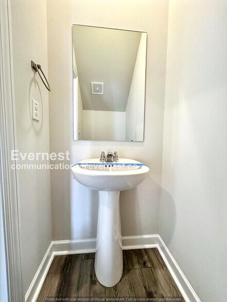 Building Photo - 3251 Quintana Dr