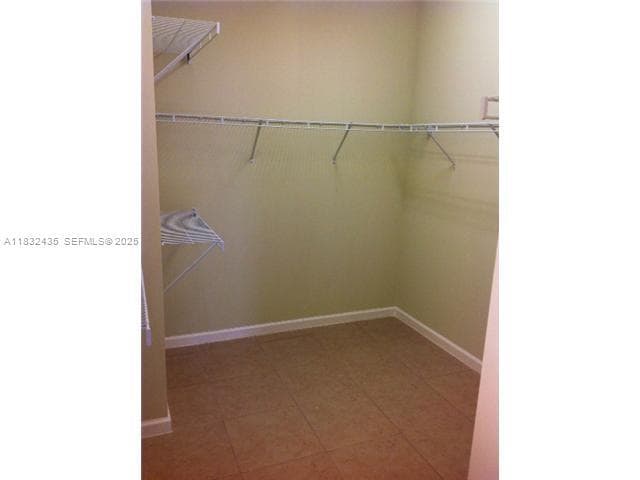 Building Photo - 2950 St Thomas Dr