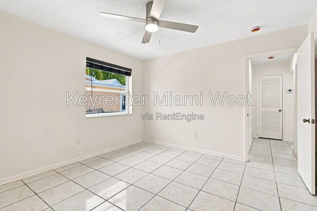 Building Photo - 872 NW 108th St