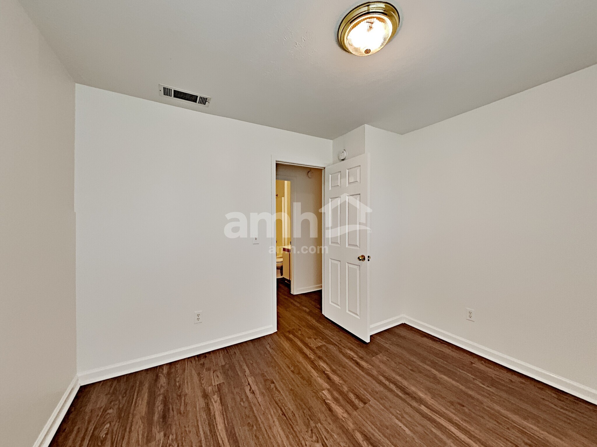 Building Photo - 1202 Larzelere Ln