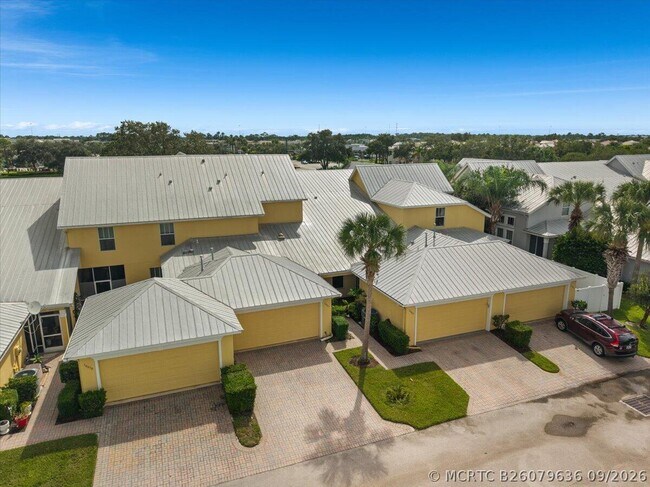 Building Photo - 10663 SW Cam Run