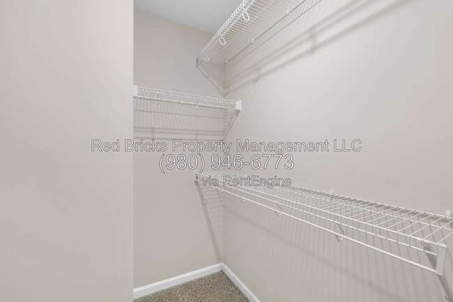 Building Photo - 3670 Backwater St