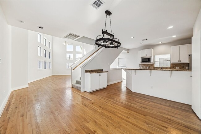 Building Photo - 9710 Riddlewood Ln