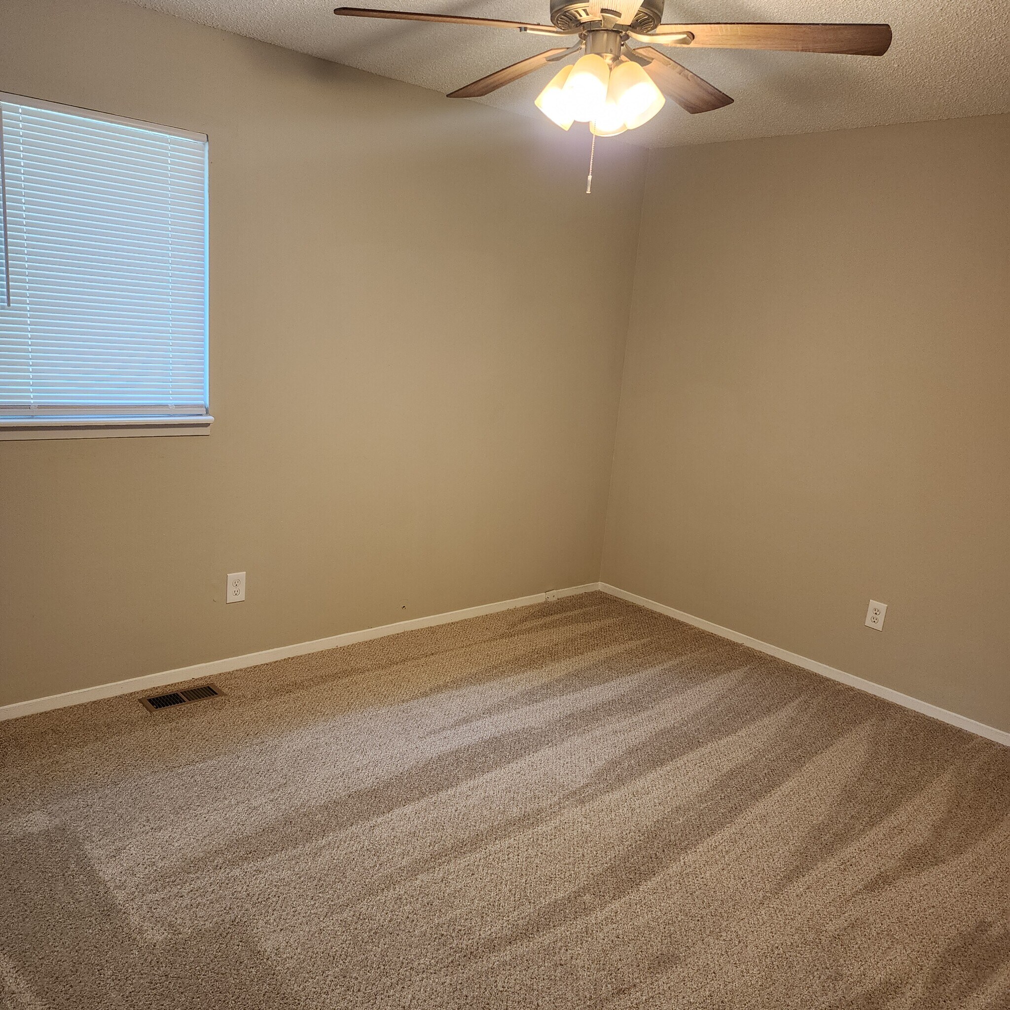 Building Photo - 2573 Millvalley Dr
