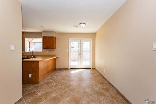 Building Photo - 4597 W 18th Pl