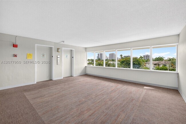 Building Photo - 401 Golden Isles Dr