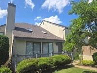 Building Photo - Amenities abound! Spacious, 2-bed & 2.5-ba...