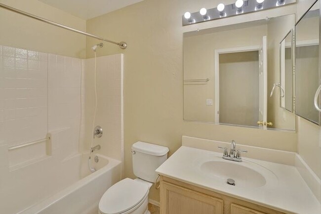 Building Photo - 98 E Futurity Pl