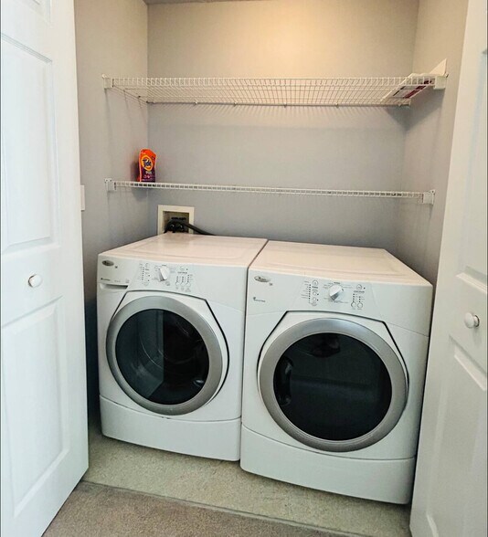 Building Photo - 501 Knights Run Ave