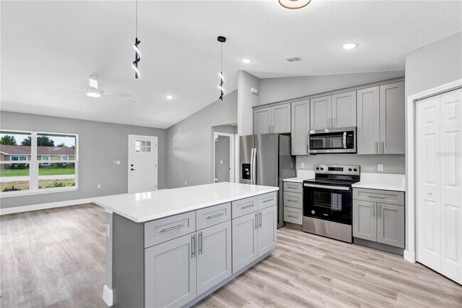 Building Photo - 9679 SE 157th Ln