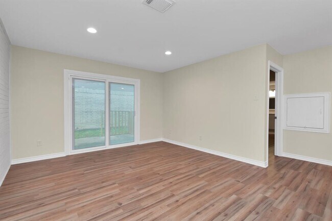 Building Photo - 1422 Hunters Park Dr