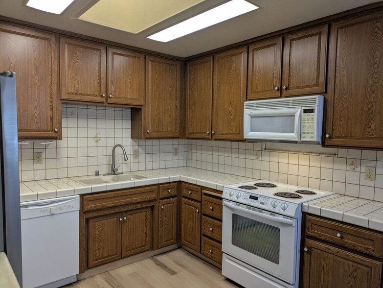 Building Photo - 2377 Alta Garden Ln