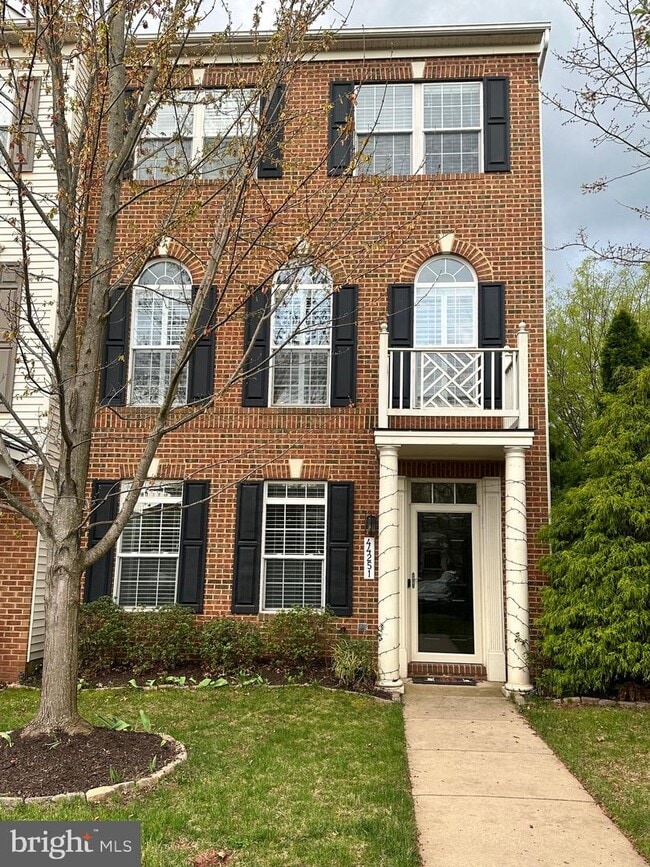 Building Photo - 44251 Huron Terrace