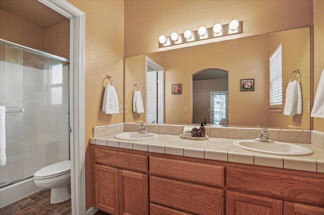 Building Photo - 2520 Duffy Dr