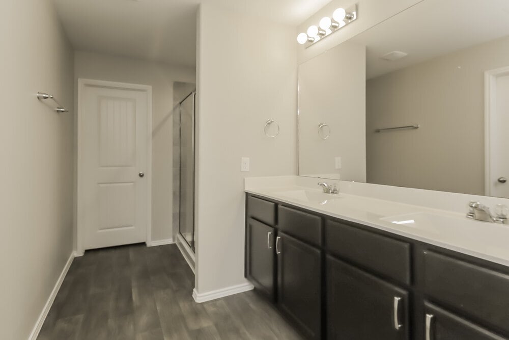 Building Photo - 8102 Rose Petals Ln