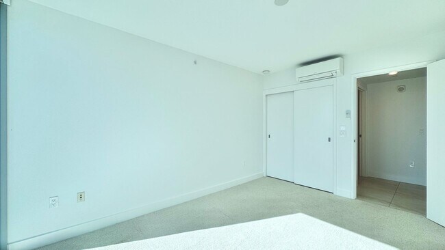 Building Photo - PET FRIENDLY! BEAUTIFUL 2 BEDROOM UNIT ON ...