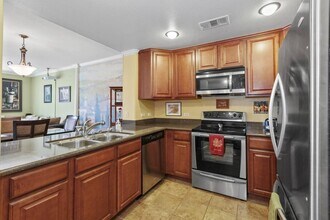Building Photo - Luxury 1 Bedroom Condo