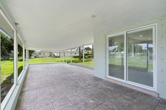 Building Photo - 930 Rutherford Ln