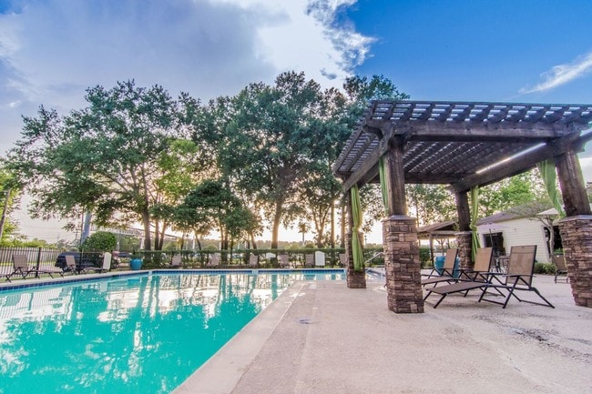 Luxurious Pool - Deerbrook Forest