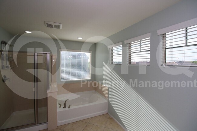 Building Photo - 3159 E Chisum Ln