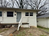 Building Photo - 708 W 47th St