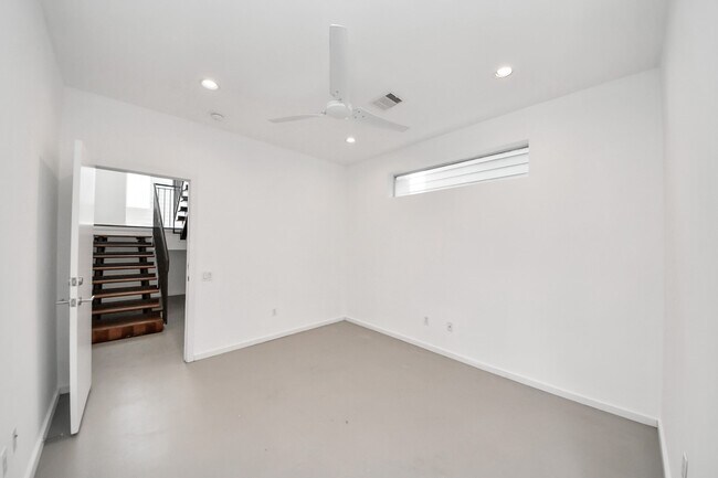 Building Photo - 1823 Southmore Blvd