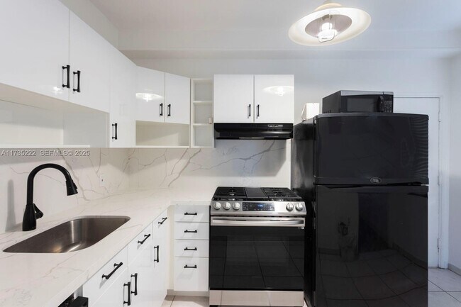 Building Photo - 1610 Pennsylvania Ave