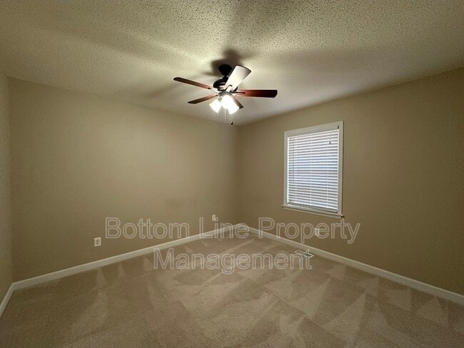 Building Photo - 404 Wood Run