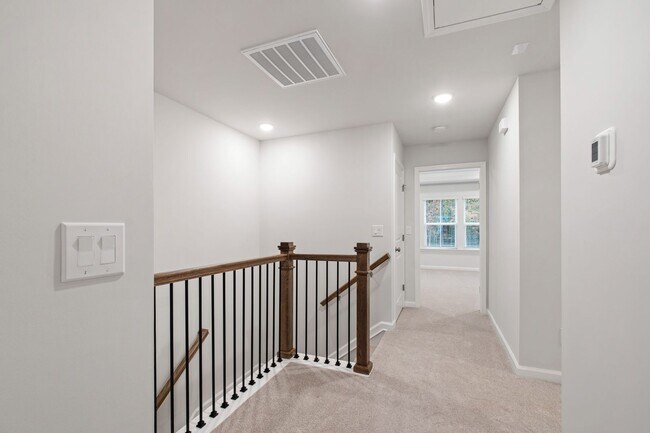 Building Photo - Modern 3-Bedroom Townhome in Solana, Durham!