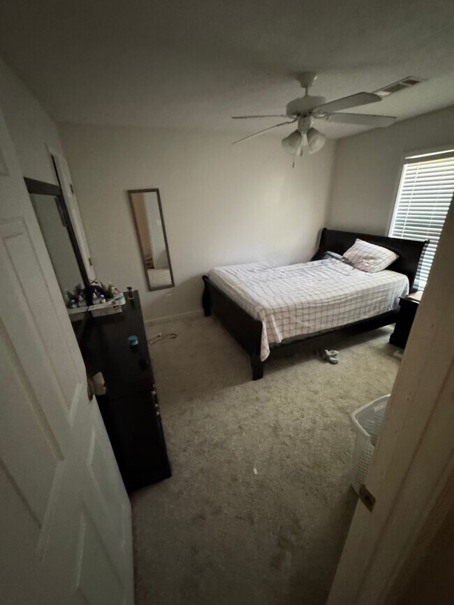 Building Photo - Meagan 742-744