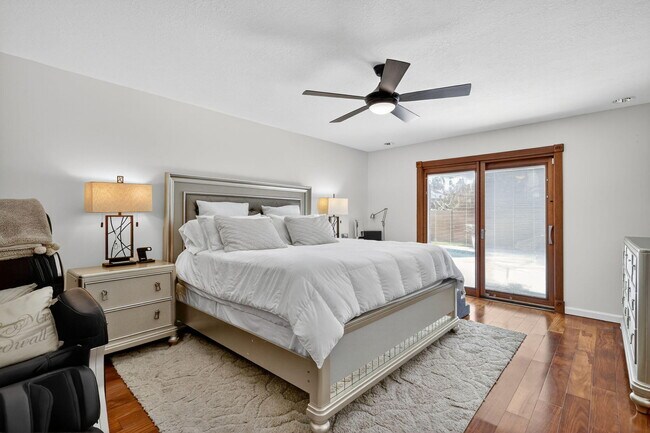 Building Photo - 11294 Pine Valley Dr