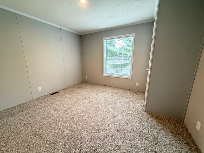 Building Photo - 1306 Scenic Dr