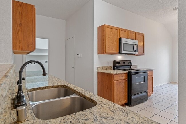 Building Photo - 202 Starlight Dr
