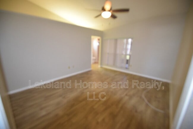 Building Photo - 6022 Crane Dr