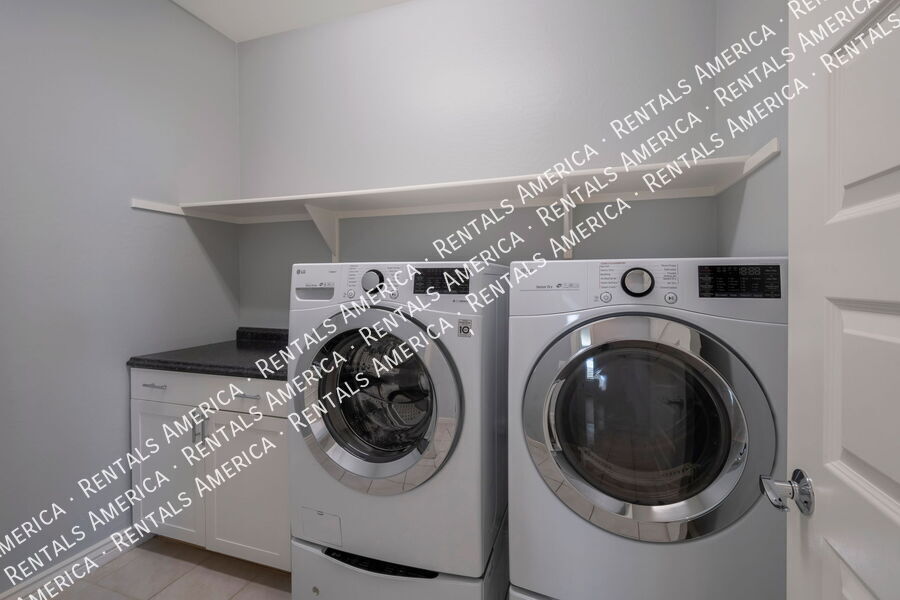 Building Photo - 10047 E Wavelength Ave