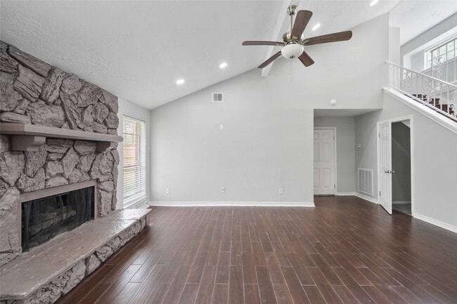 Building Photo - 2251 Middle Creek Dr