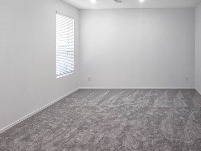 Building Photo - 6323 Laguna Terra Dr