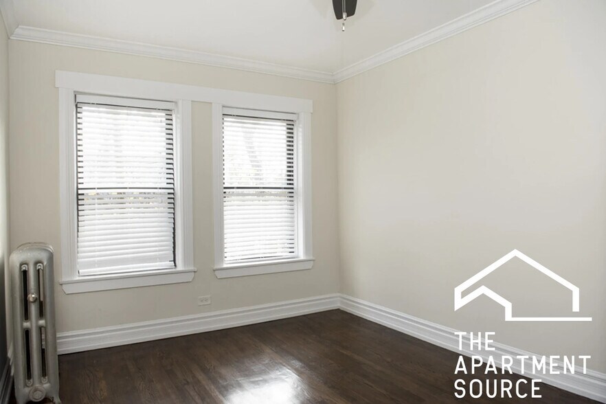 Building Photo - 1056 W Lill Ave