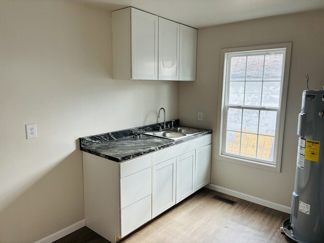 Building Photo - 508 Riley St