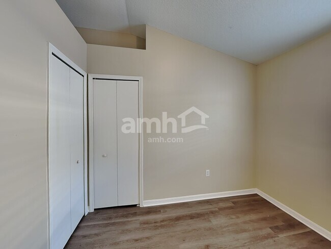 Building Photo - 12061 Winding Woods Way