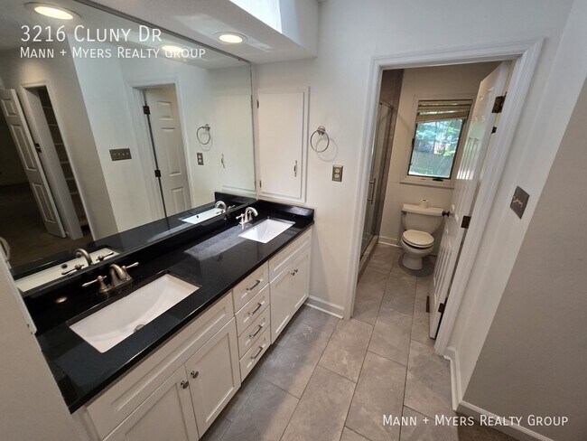 Building Photo - 3216 Cluny Dr