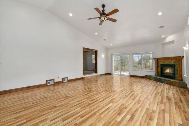 Building Photo - 2856 E 1st St