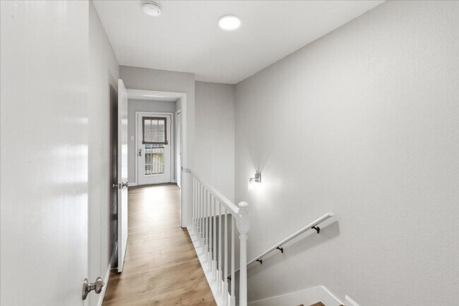 Building Photo - Baylor 2 Bedroom Condo