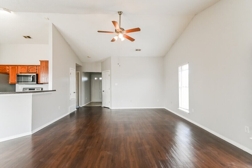 Building Photo - 4255 Man of War Dr